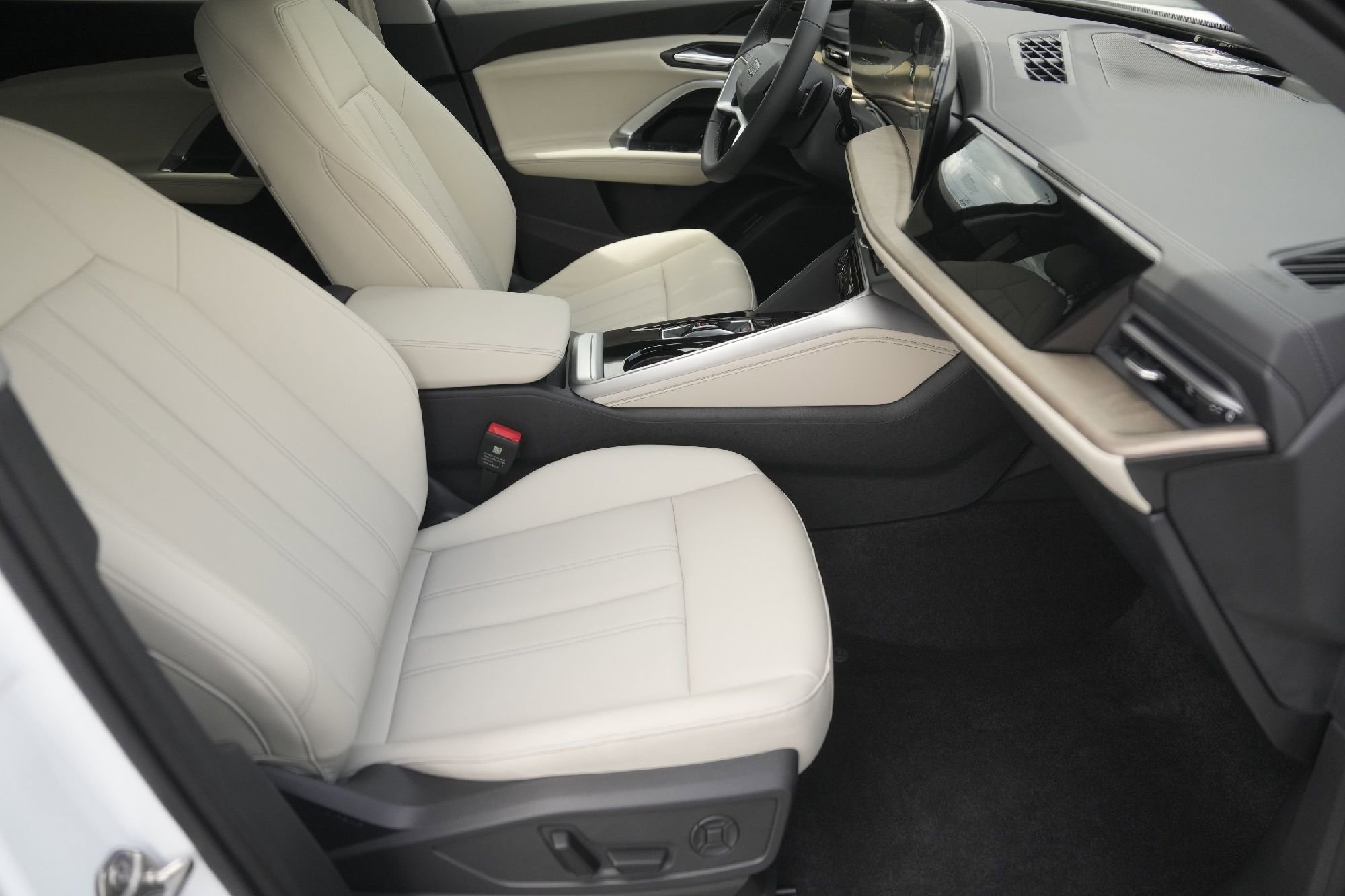 New 2025 Audi Q5 Premium image 14