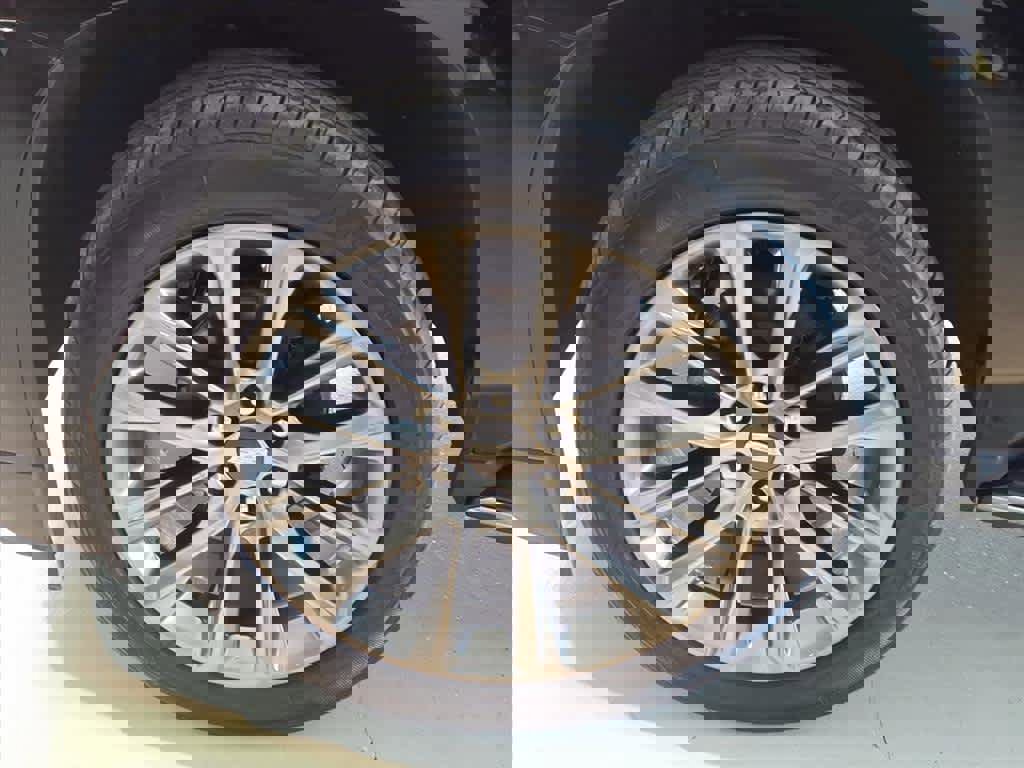 Used 2020 Cadillac Escalade Luxury w/ Escalade Sport Edition image 8