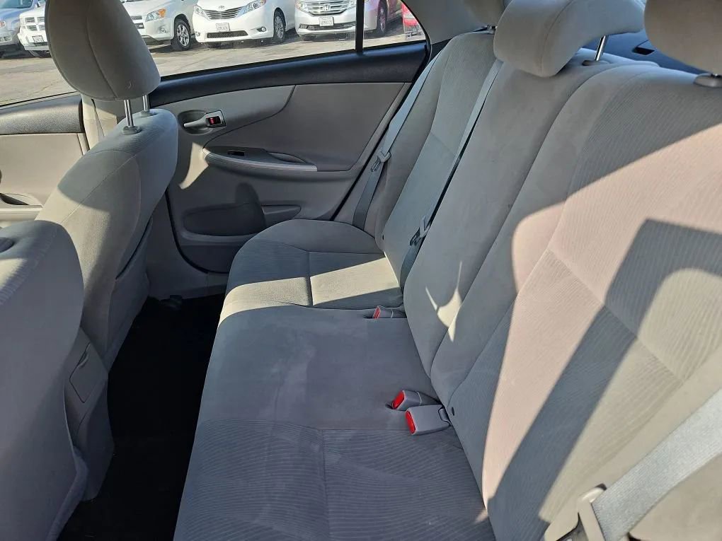 Used 2012 Toyota Corolla LE image 16