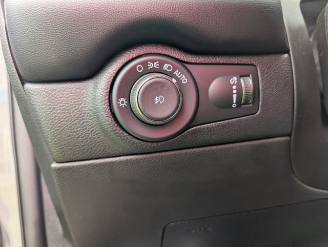 Used 2022 Dodge Durango SXT AWD/4WD image 13