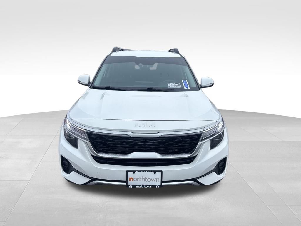 Used 2022 Kia Seltos Nightfall Edition image 4