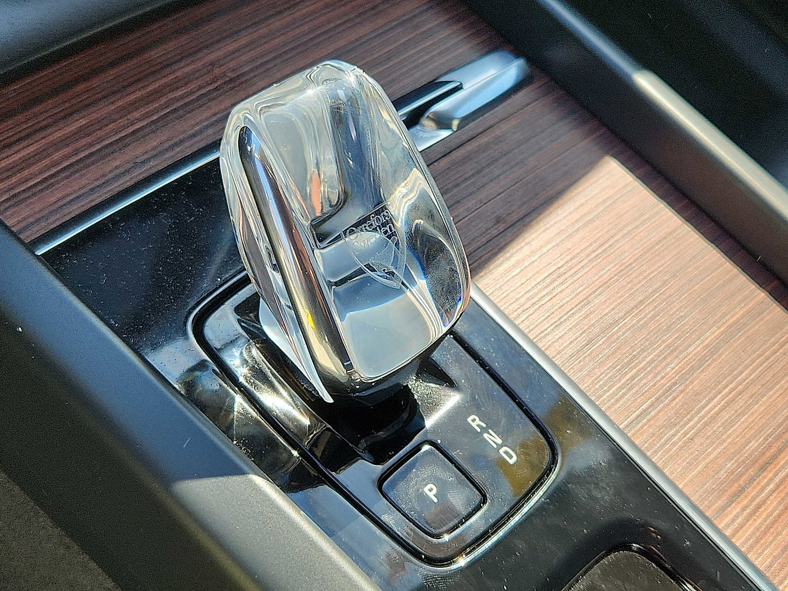 Certified 2023 Volvo XC60 B6 Ultimate w/ Protection Package Premier image 14