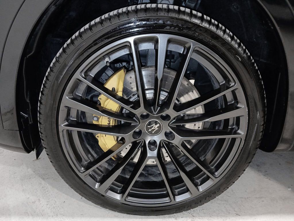 Used 2022 Maserati Levante Modena S image 8