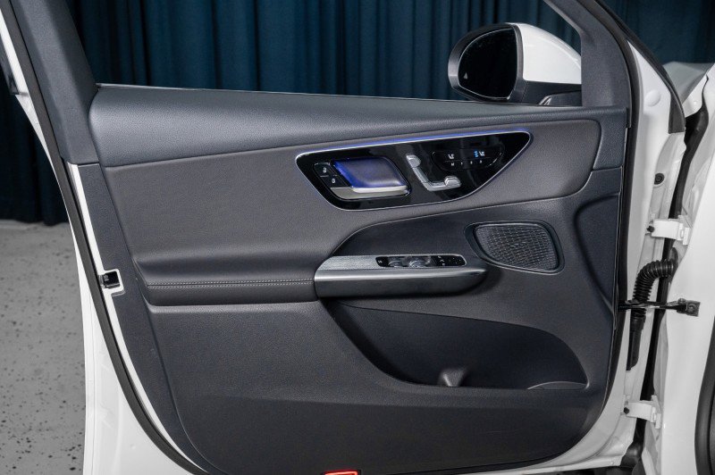 New 2026 Mercedes-Benz GLC 300 image 12