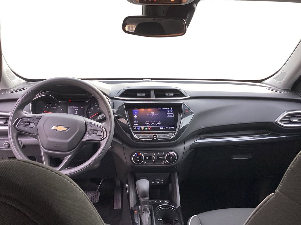 Used 2023 Chevrolet TrailBlazer LT w/ Convenience Package image 11