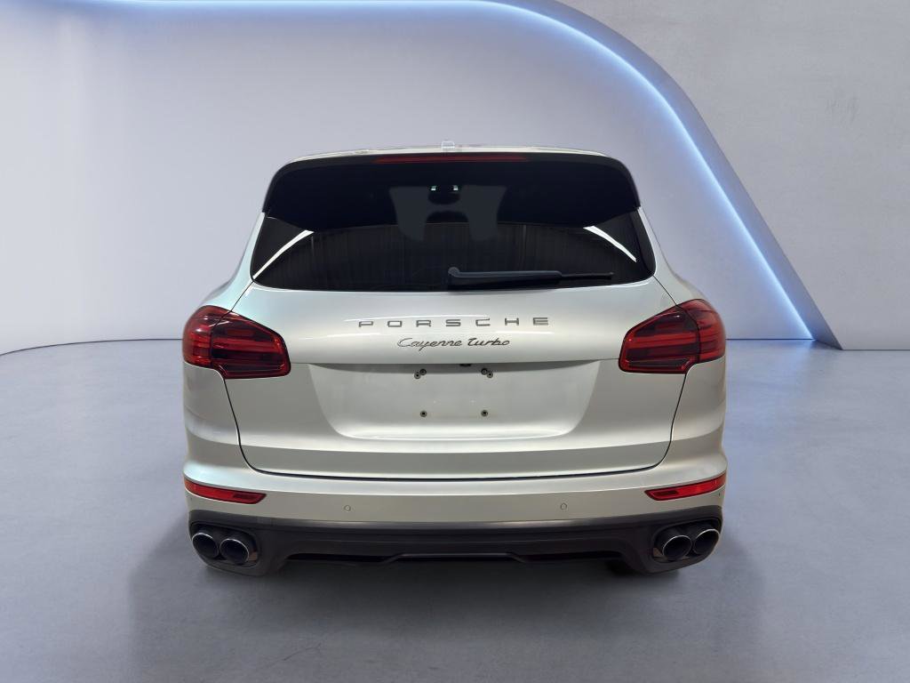 Used 2016 Porsche Cayenne Turbo image 5
