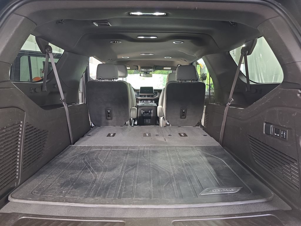 Used 2022 Chevrolet Suburban LT w/ Luxury Package AWD/4WD image 14