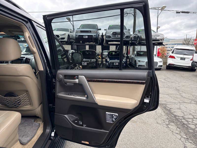 Used 2011 Toyota Land Cruiser w/ Upgrade Pkg image 13