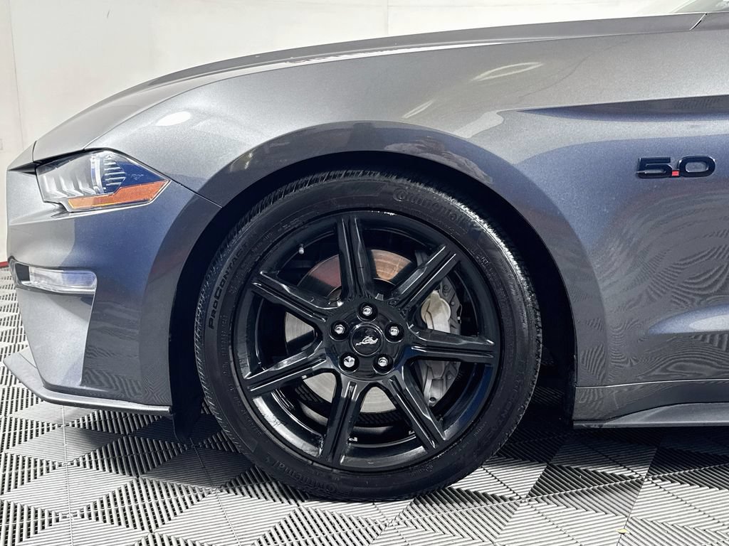 Used 2018 Ford Mustang GT Premium w/ Black Accent Package RWD image 30