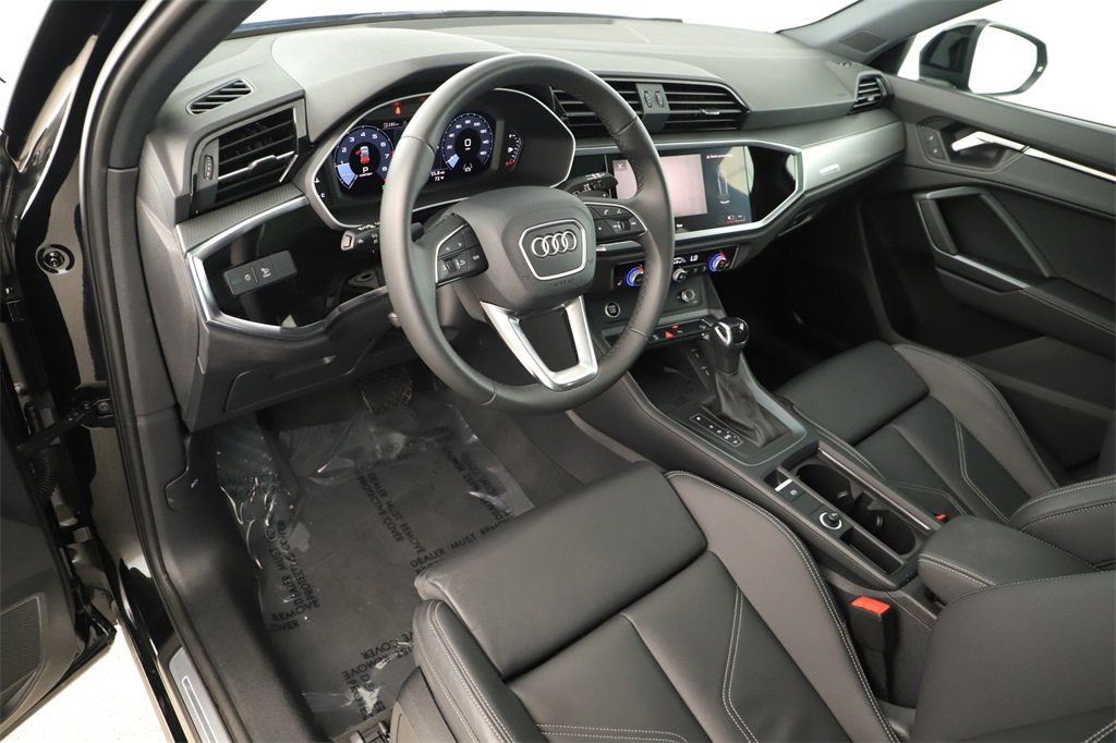 Certified 2025 Audi Q3 2.0T Premium w/ Convenience Package image 15