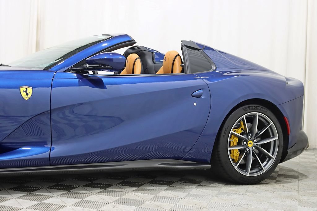Used 2021 Ferrari 812 GTS RWD image 5