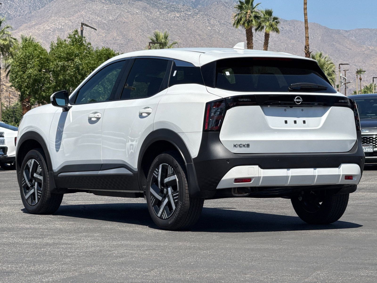 Used 2025 Nissan Kicks SV FWD image 5