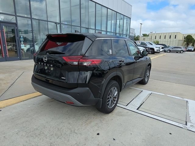 Used 2023 Nissan Rogue S image 4