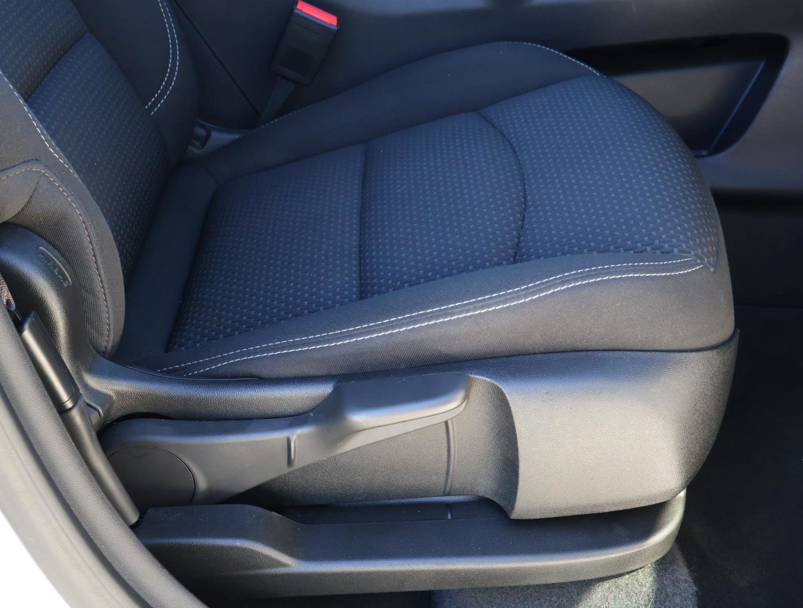 Used 2023 GMC Terrain SLE w/ Driver Convenience Package image 18