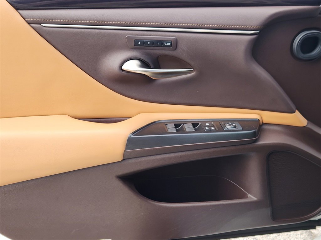 Used 2019 Lexus ES 350 image 16