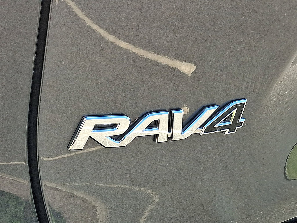 Used 2022 Toyota RAV4 XLE w/ Convenience Package AWD/4WD image 19