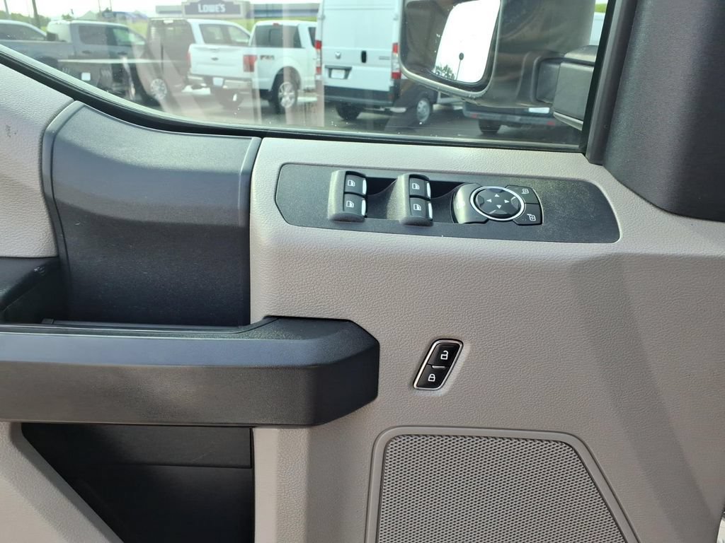 Used 2019 Ford F250 XL w/ Power Equipment Group AWD/4WD image 16