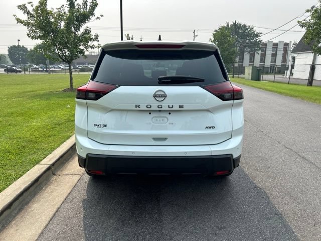 Used 2024 Nissan Rogue S AWD/4WD image 18