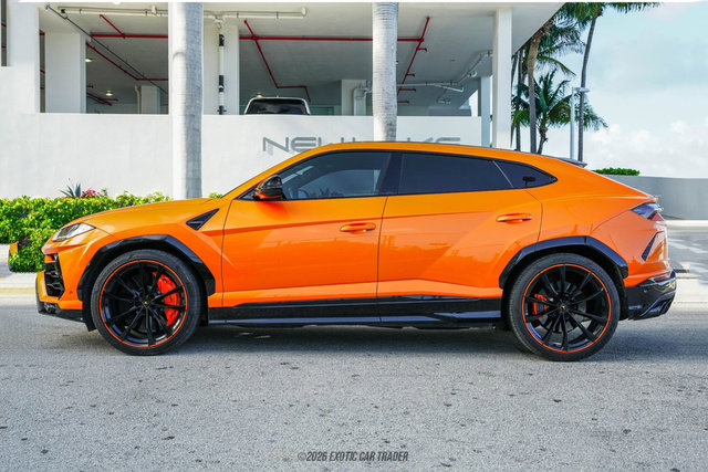 Used 2022 Lamborghini Urus image 3