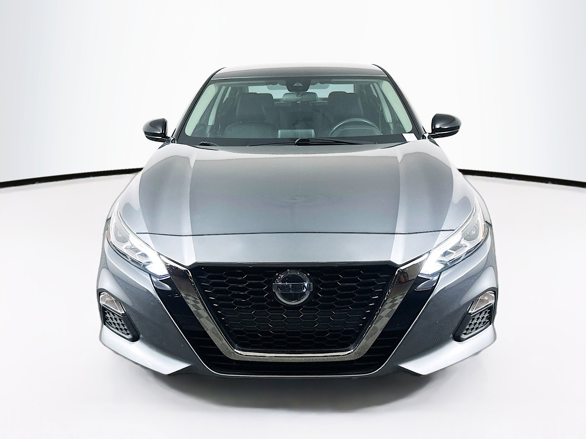 Used 2021 Nissan Altima 2.5 SR FWD image 2