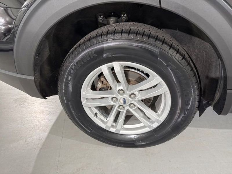 Used 2022 Ford Explorer XLT w/ Equipment Group 202A image 16