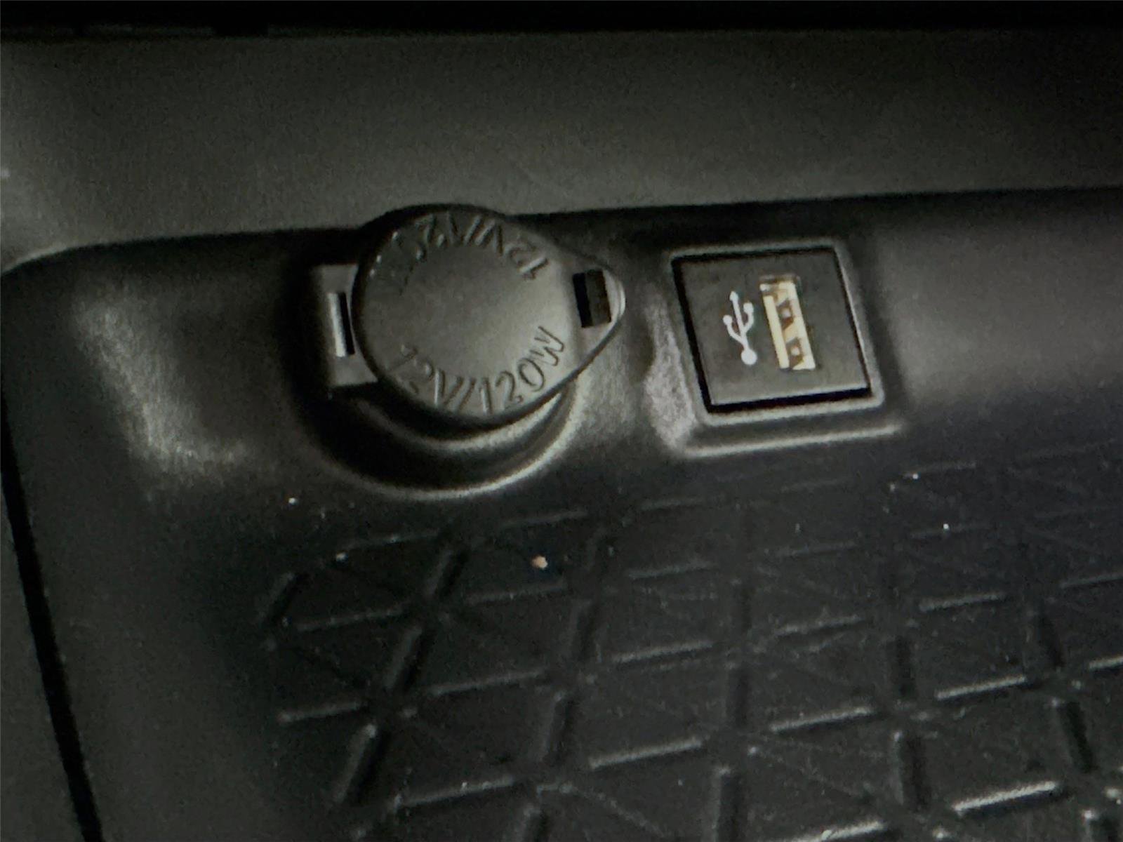 Certified 2025 Toyota RAV4 XLE AWD/4WD image 30
