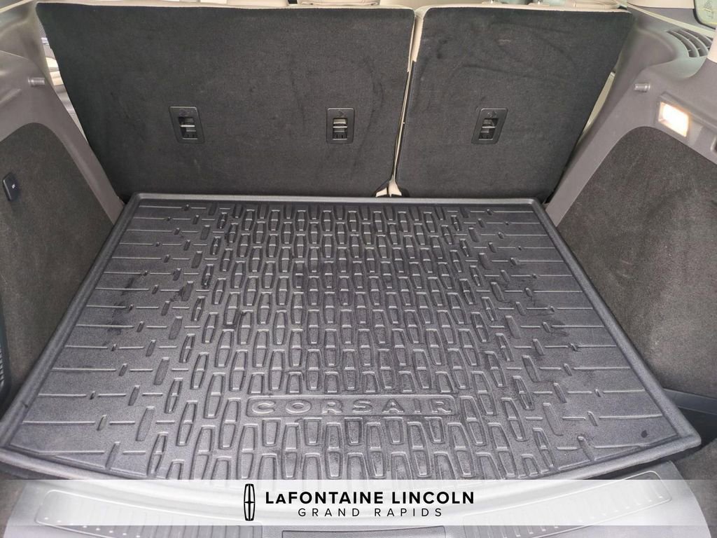 Used 2023 Lincoln Corsair AWD w/ Equipment Group 101A image 29