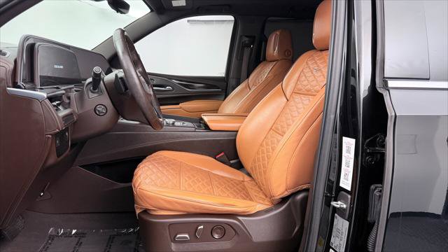 Used 2022 Cadillac Escalade Premium Luxury RWD image 16