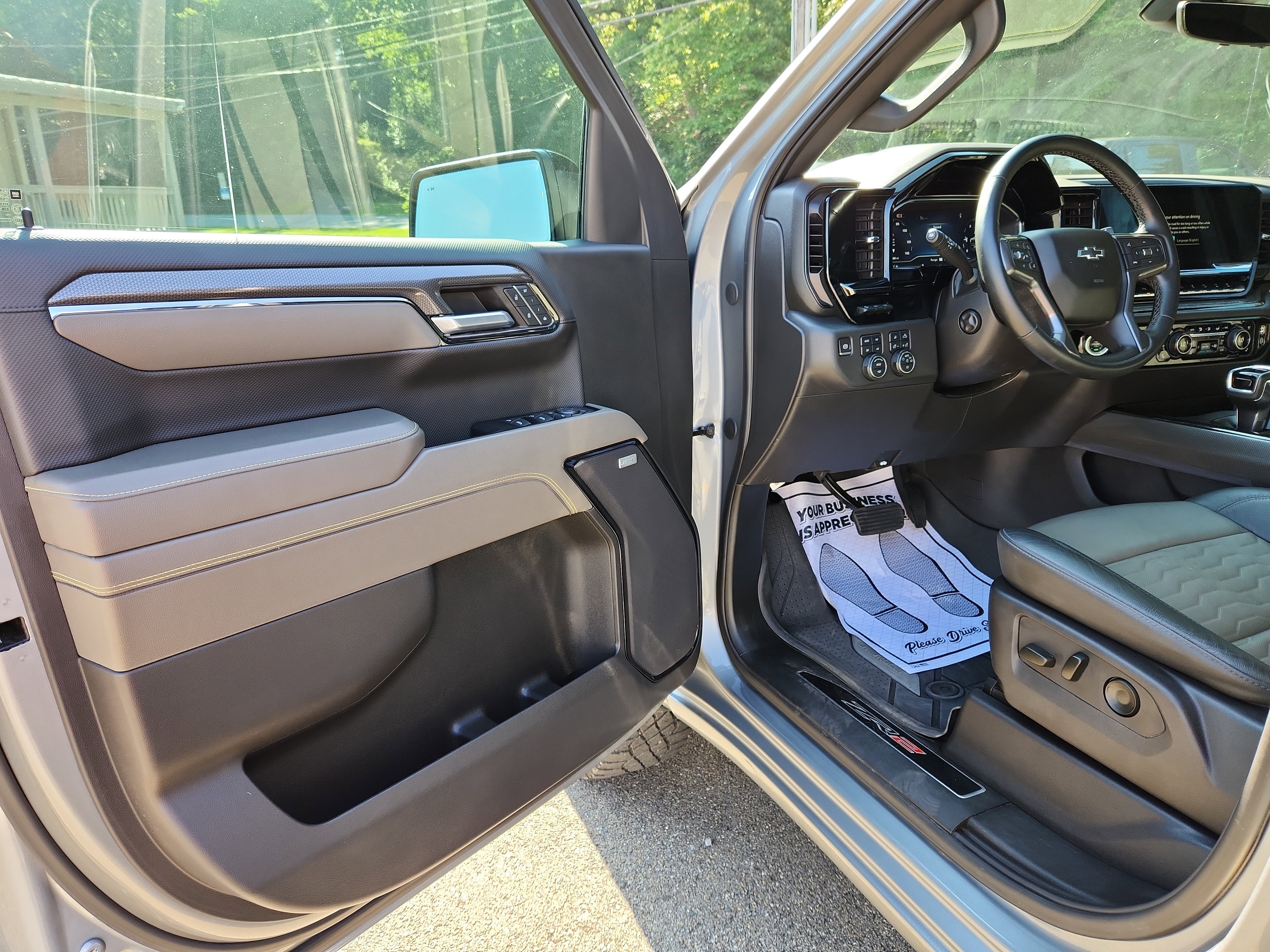 Used 2024 Chevrolet Silverado 1500 ZR2 w/ Technology Package image 21