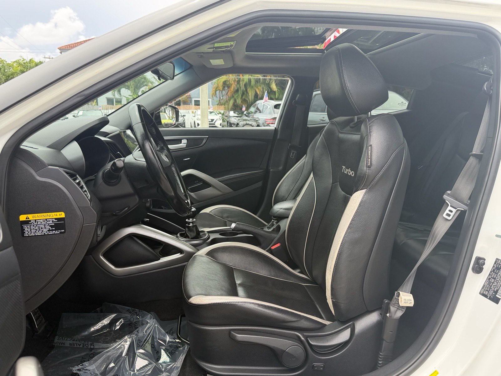 Used 2015 Hyundai Veloster Turbo w/ Option Group 04 FWD image 9