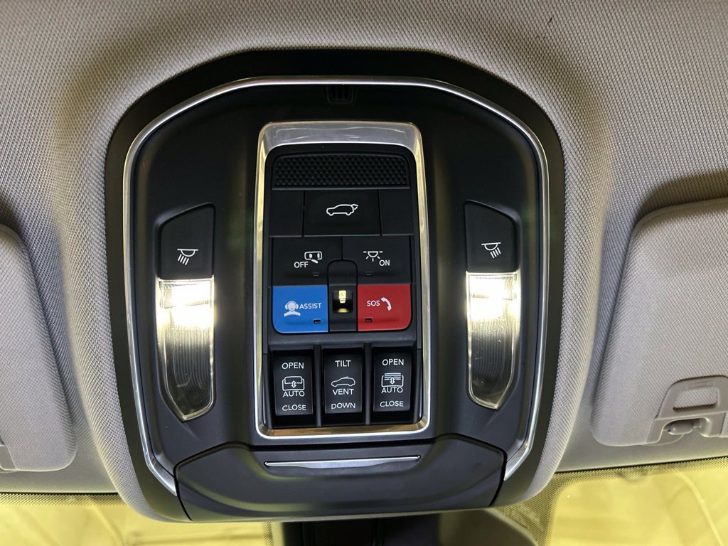 Used 2021 Jeep Grand Cherokee L Limited AWD/4WD image 29