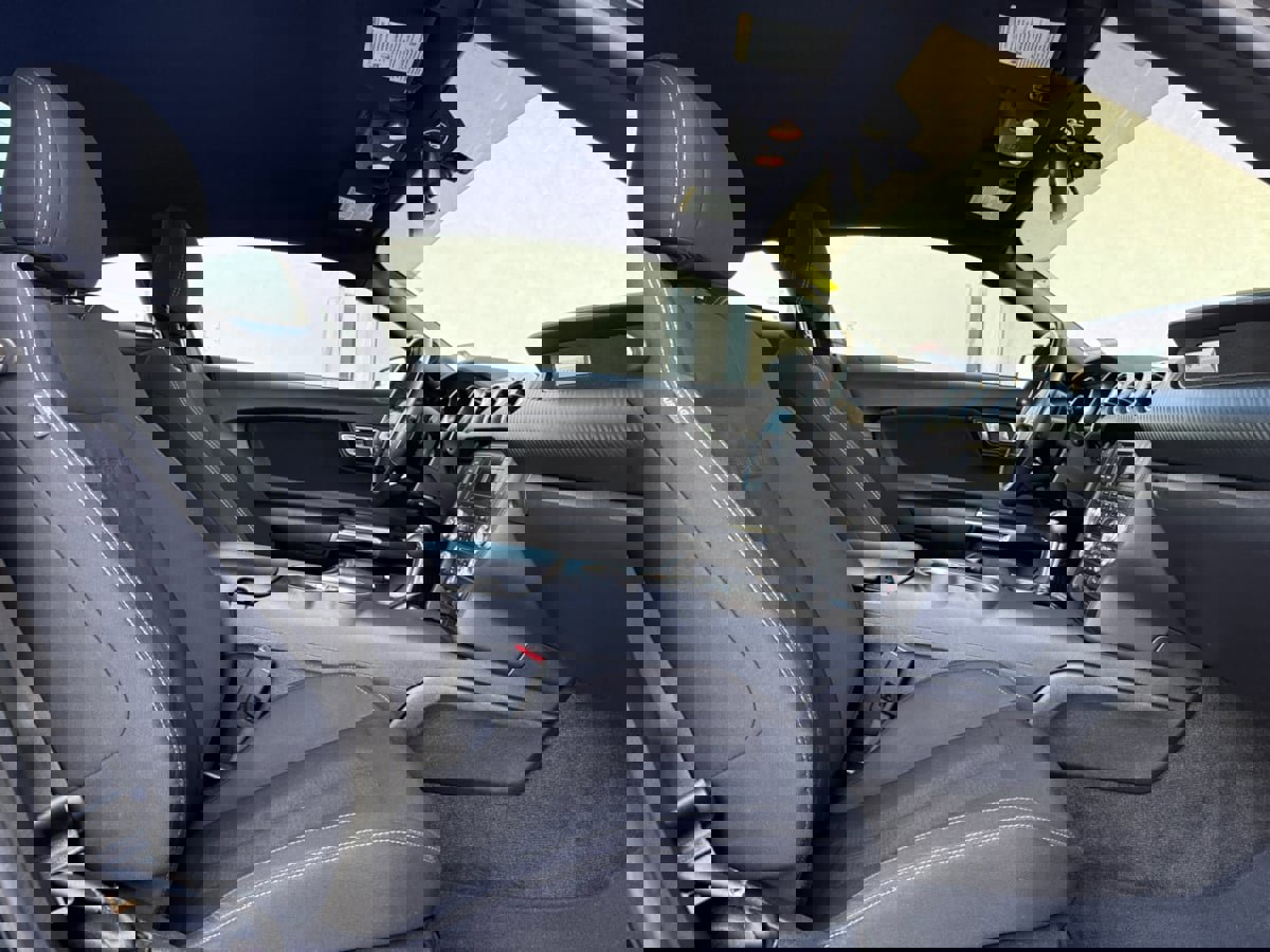 Used 2018 Ford Mustang Coupe RWD image 19