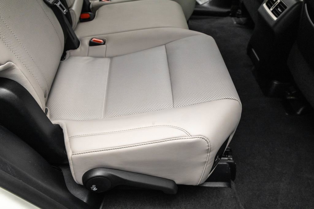 Used 2021 Lexus RX 350L 350L w/ Premium Package image 31