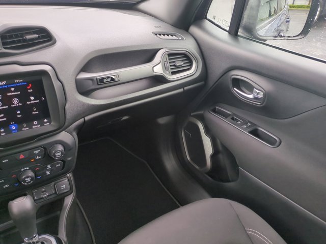 Used 2021 Jeep Renegade Latitude w/ Sun & Sound Group image 18