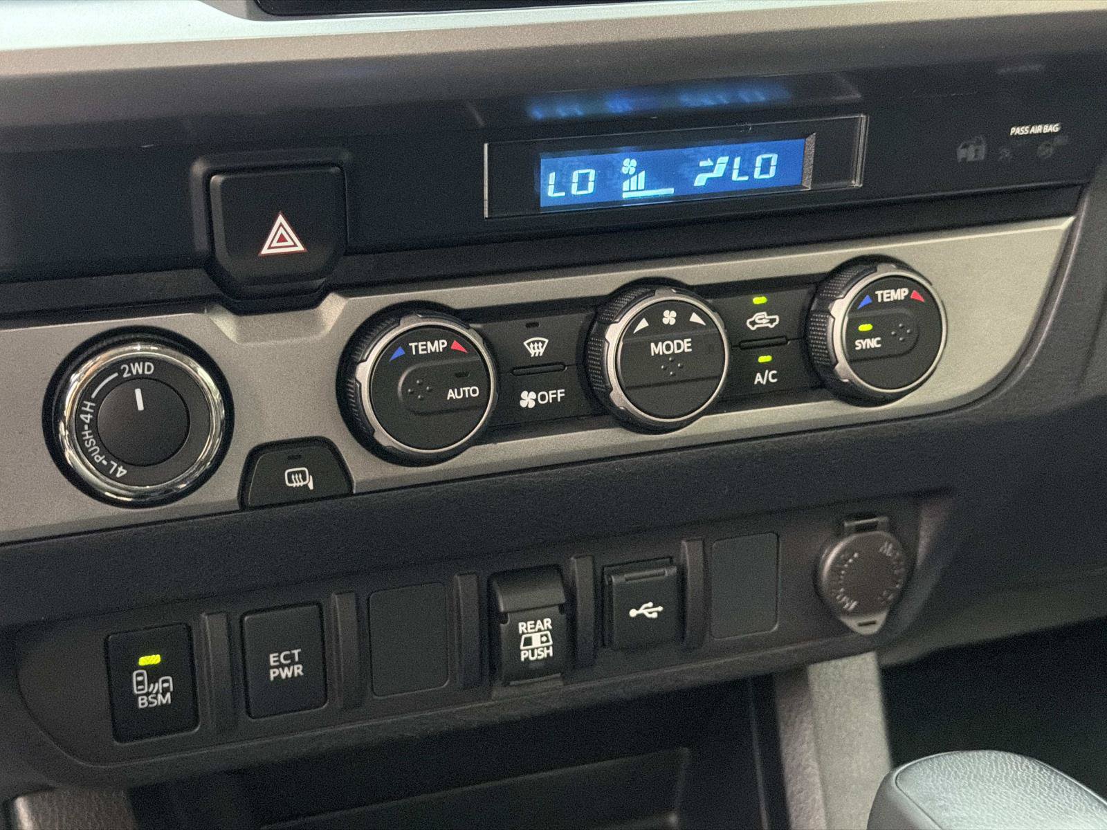 Used 2022 Toyota Tacoma SR5 w/ Technology Package AWD/4WD image 22