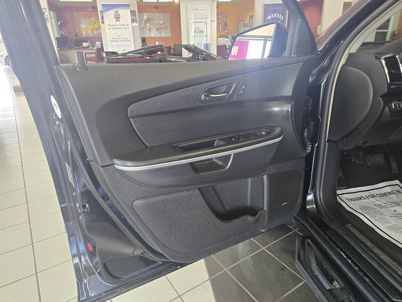 Used 2009 GMC Acadia SLT AWD/4WD image 6