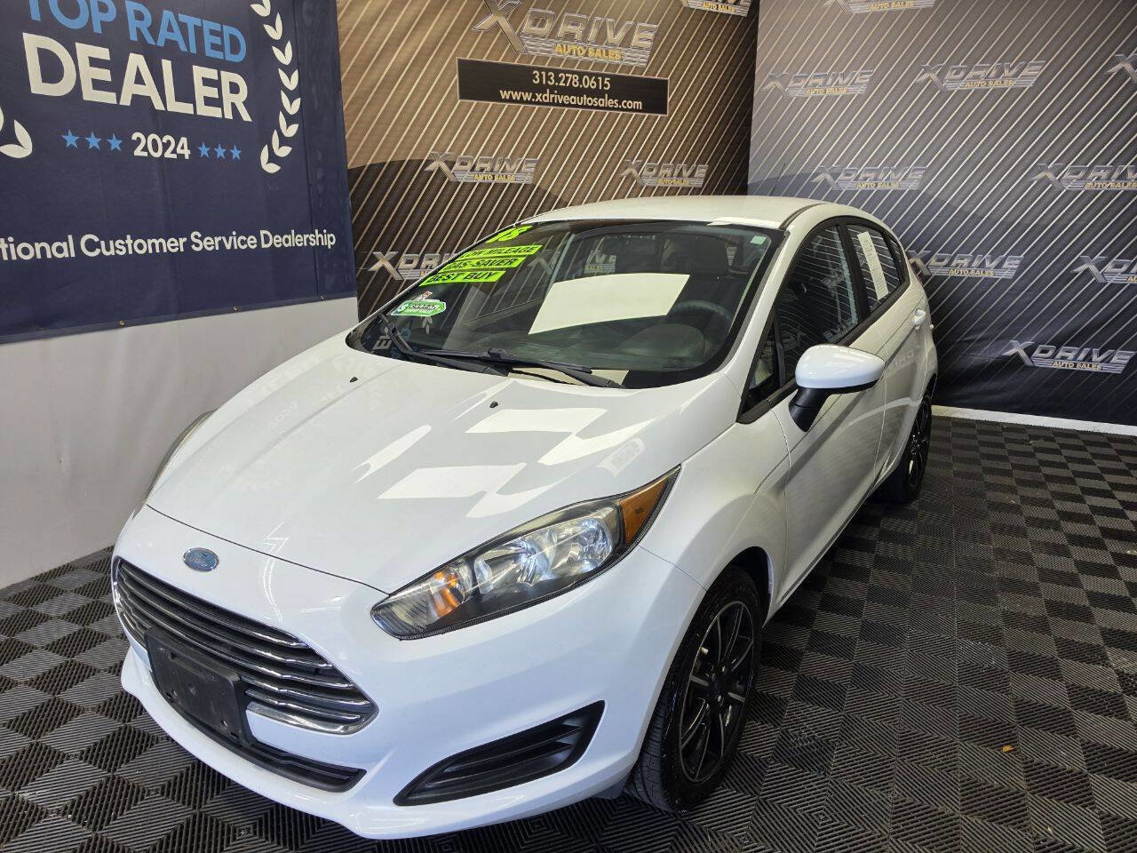 Used 2018 Ford Fiesta SE FWD image 1