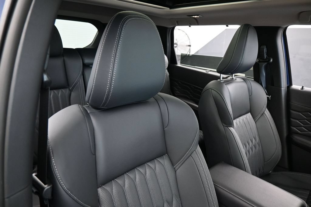 New 2026 Mitsubishi Outlander SEL FWD image 47