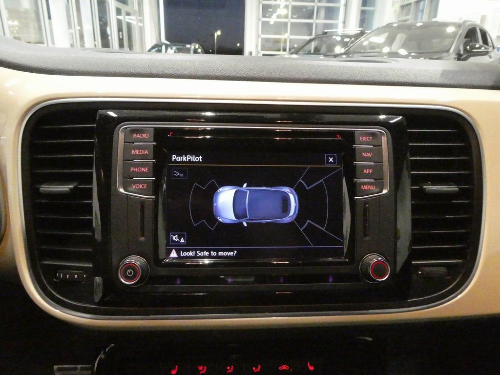 Used 2019 Volkswagen Beetle 2.0T SE image 24