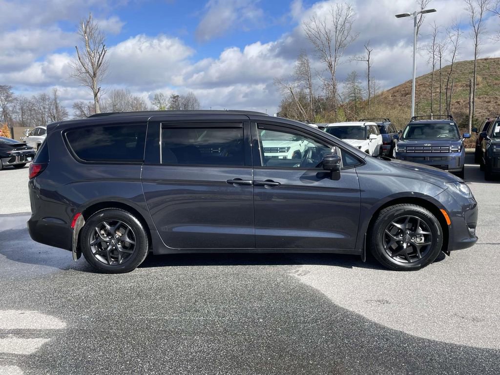 Used 2020 Chrysler Pacifica Touring-L Plus w/ Advanced Safetytec Group image 29