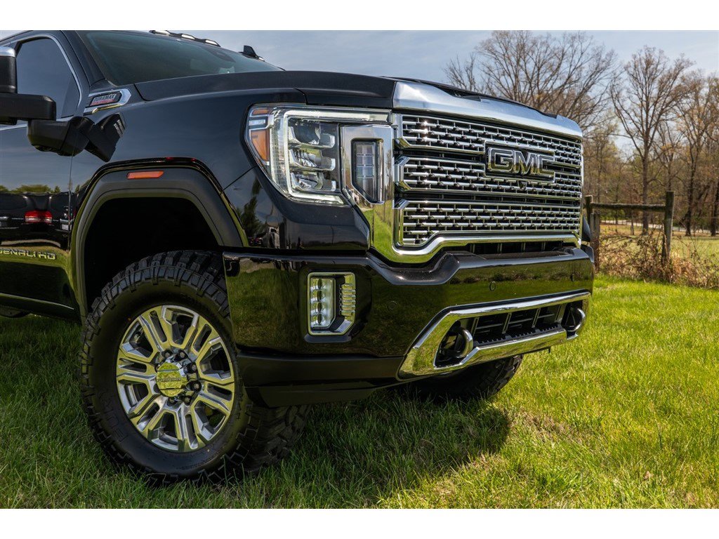 Used 2022 GMC Sierra 2500 Denali AWD/4WD image 2