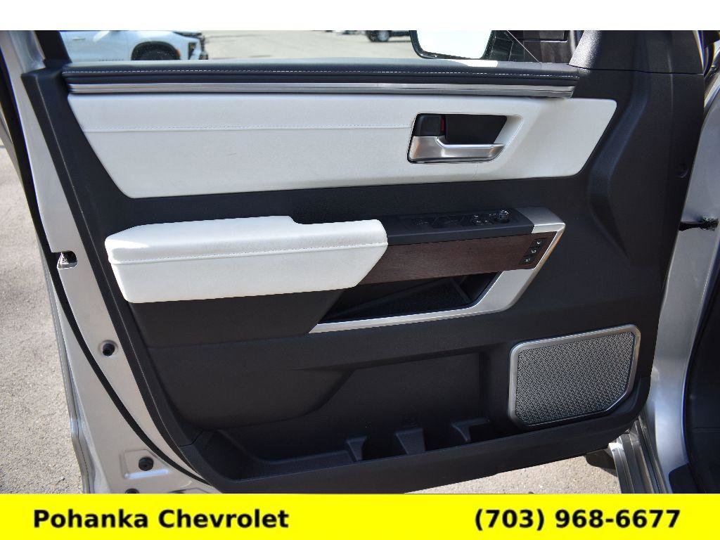 Used 2023 Toyota Sequoia Capstone AWD/4WD image 23