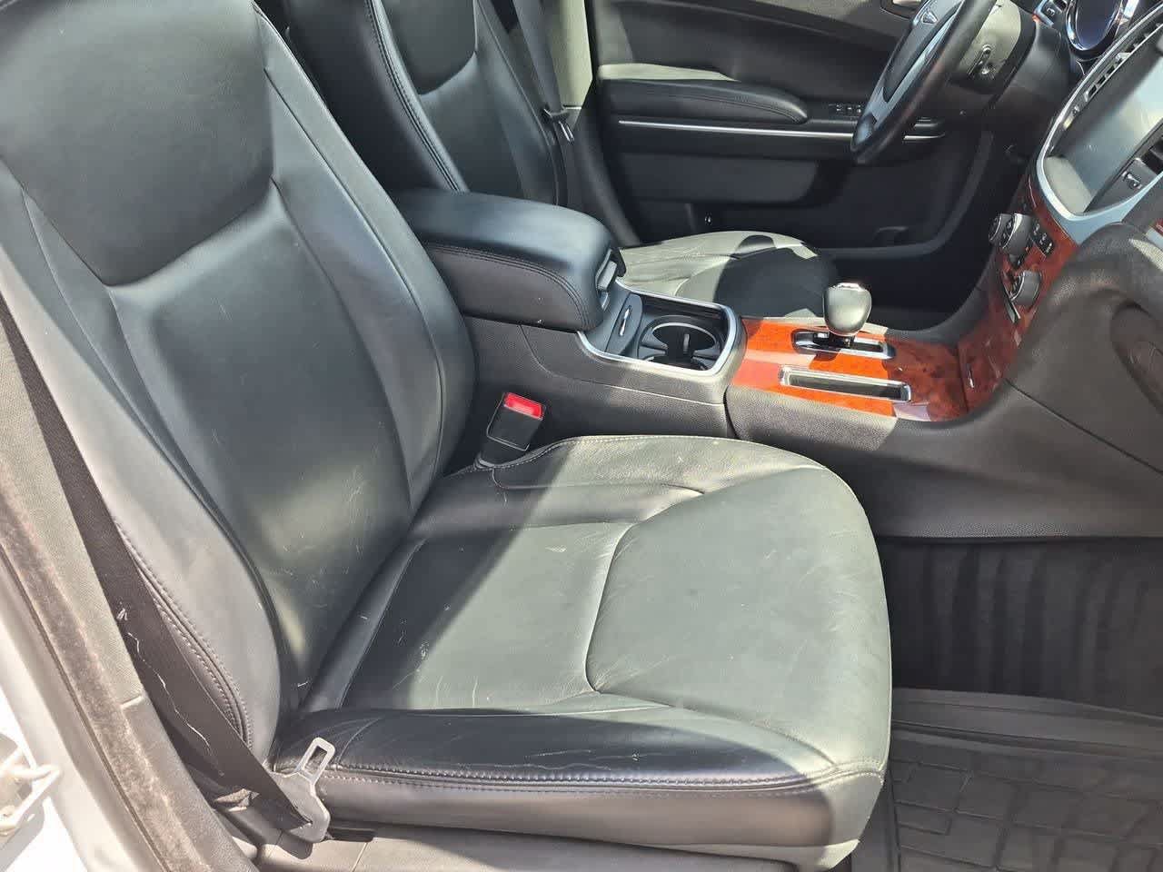 Used 2014 Chrysler 300 RWD image 21
