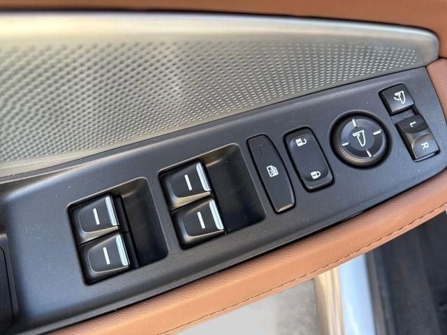 Used 2025 Acura MDX SH-AWD w/ Technology Package image 5
