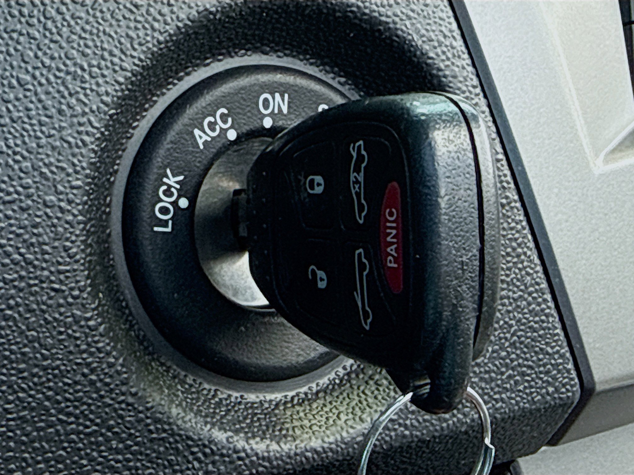 Used 2010 Chrysler Sebring Touring FWD image 8