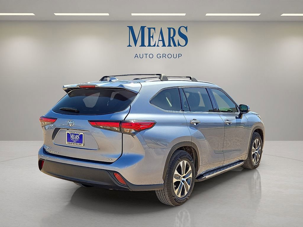Used 2022 Toyota Highlander XLE image 5
