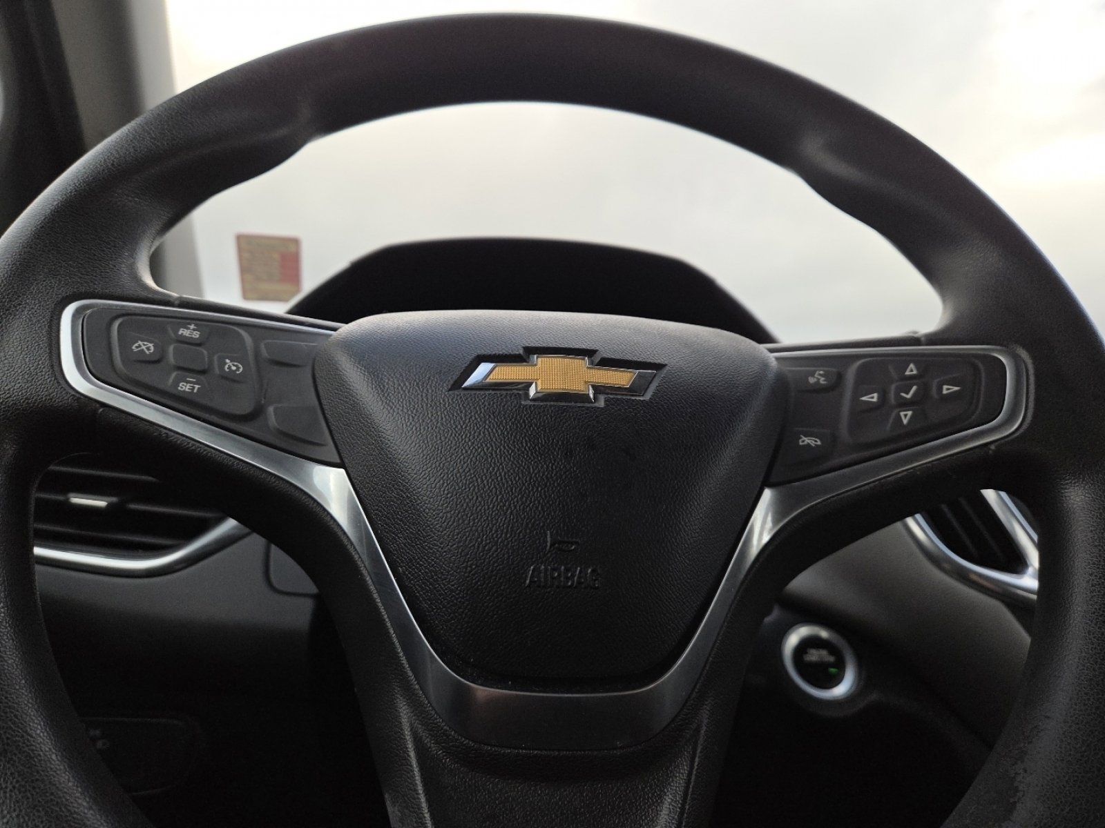 Used 2018 Chevrolet Equinox LS image 23