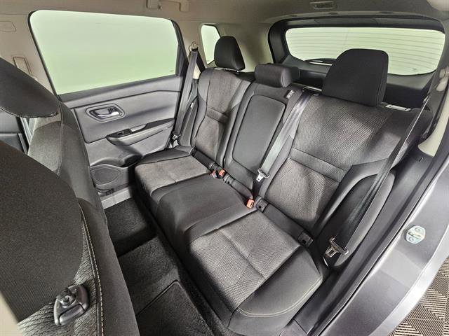 Used 2025 Nissan Rogue SV image 23