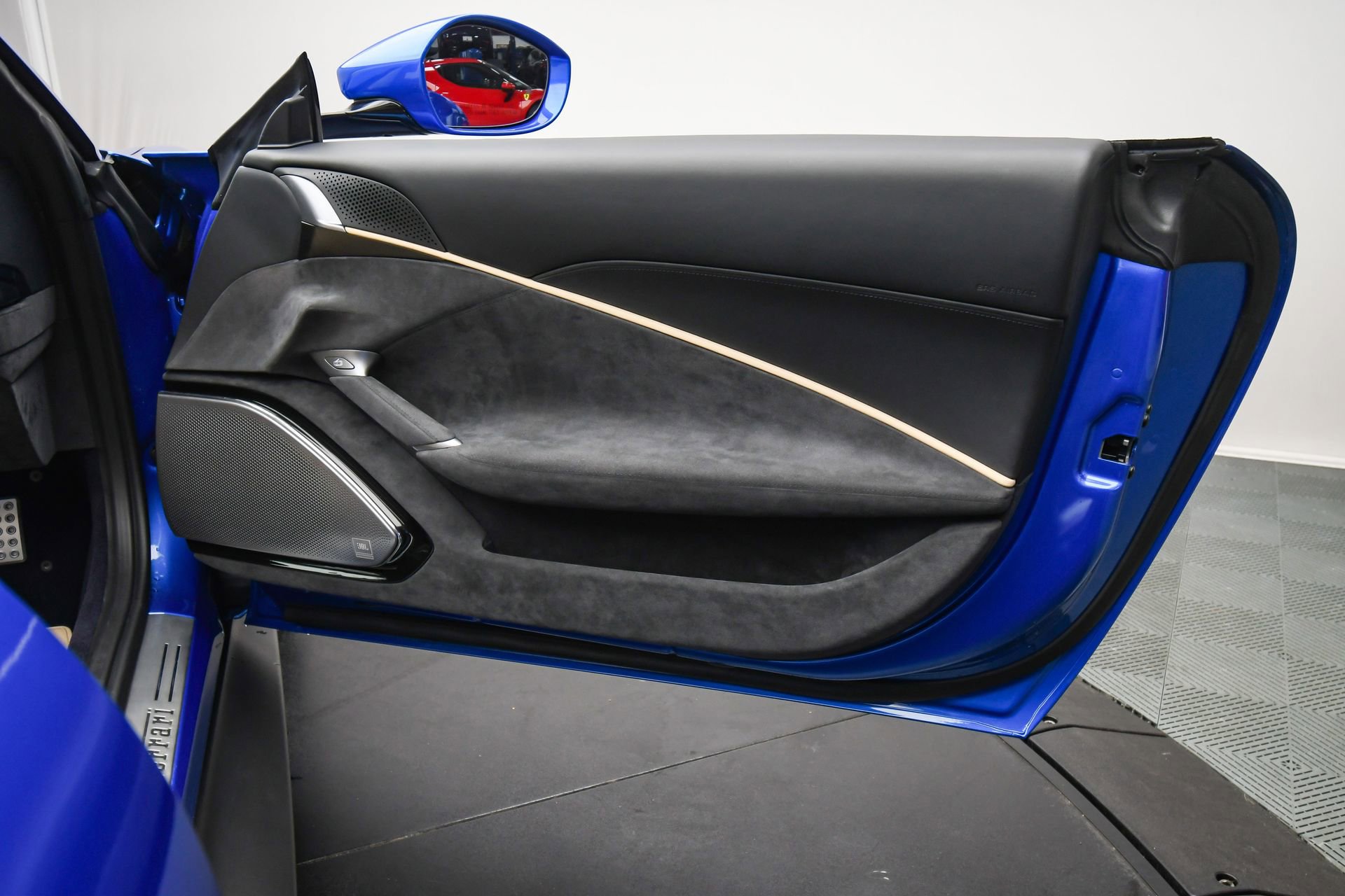 Used 2025 Ferrari Roma Spider image 51