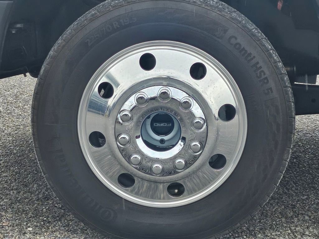 New 2025 Ford F450 XLT w/ XLT Value Package image 25